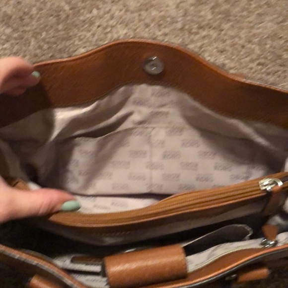 Michael Kors Hamilton Leather Tote - Picture 6 of 8